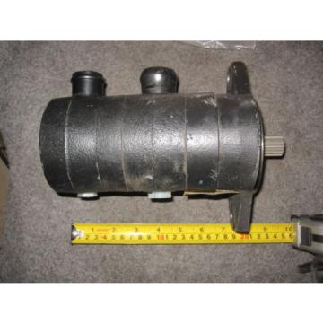 NEW JOHN DEERE HYDRAULIC PUMP AT408201 TUROLLAOCG AT408201/QAT4