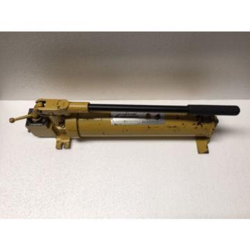 Enerpac P84 Hydraulic Hand Pump With 4-Way Valve 700 Bar/10,000 PSI