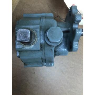 DANFOSS 15B1E1B2-R20 49902-5 Hydraulic Pump.  Loc 45C