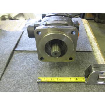 NEW GROVE HYDRAULIC PUMP #7722100015