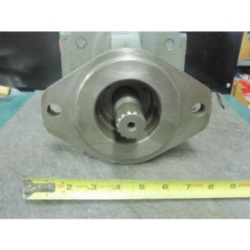 NEW GROVE HYDRAULIC PUMP # 7632000030  7 632 000030