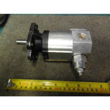 NEW FABCO HYDRAULIC PUMP # PLM10.6.3G0-36R8-L0B/0C-N-L