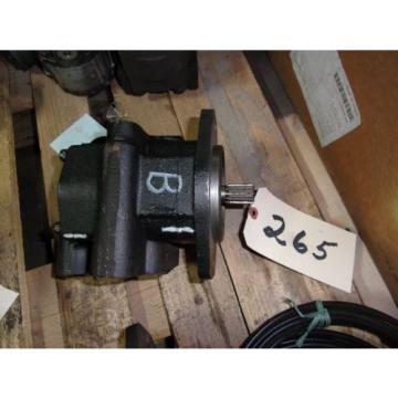 PARKER HYDRAULIC GEAR PUMP 337-8102-005