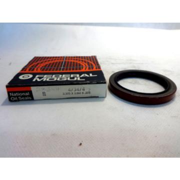 NEW IN BOX  FEDERAL MOGUL 473474  OIL SEALS