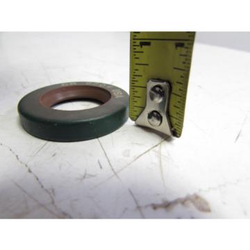 CR INDUSTRIES/CHICAGO RAWHIDE 8704 OIL SEAL ***NNB***